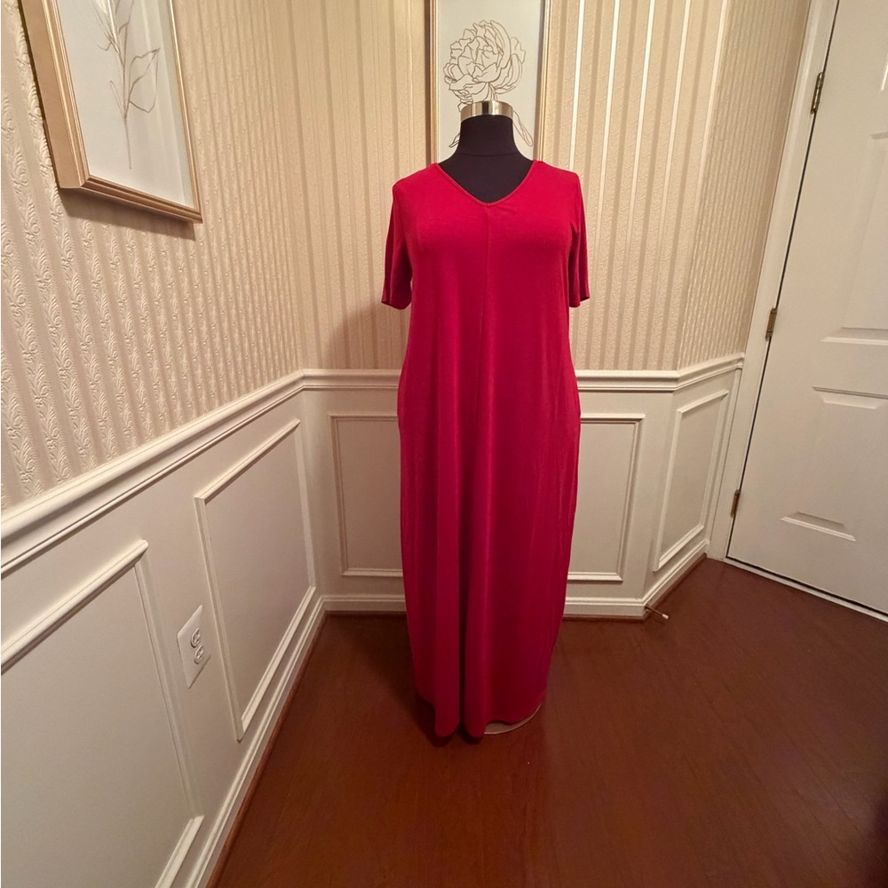 Elegant Red V-Neck Short-Sleeve Maxi Dress NEW!! Never Worn!!
